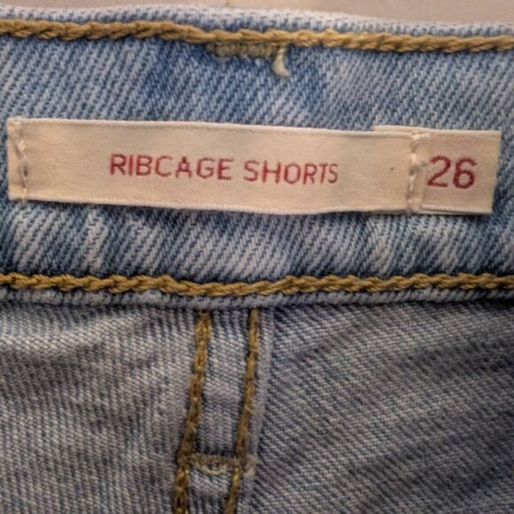 Levi’s Cutoff Ribcage Denim Jean Shorts Size 26, Pre-owned - Picture 4 of 7